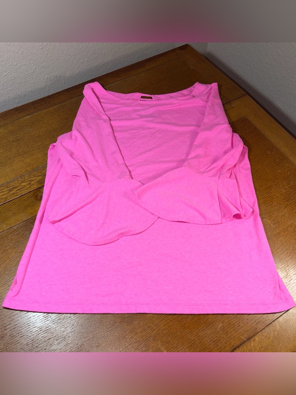 Lilly Pulitzer Woman’s Large 3/4 Bell Sleeve Top Pink With Back Key Hole Opening